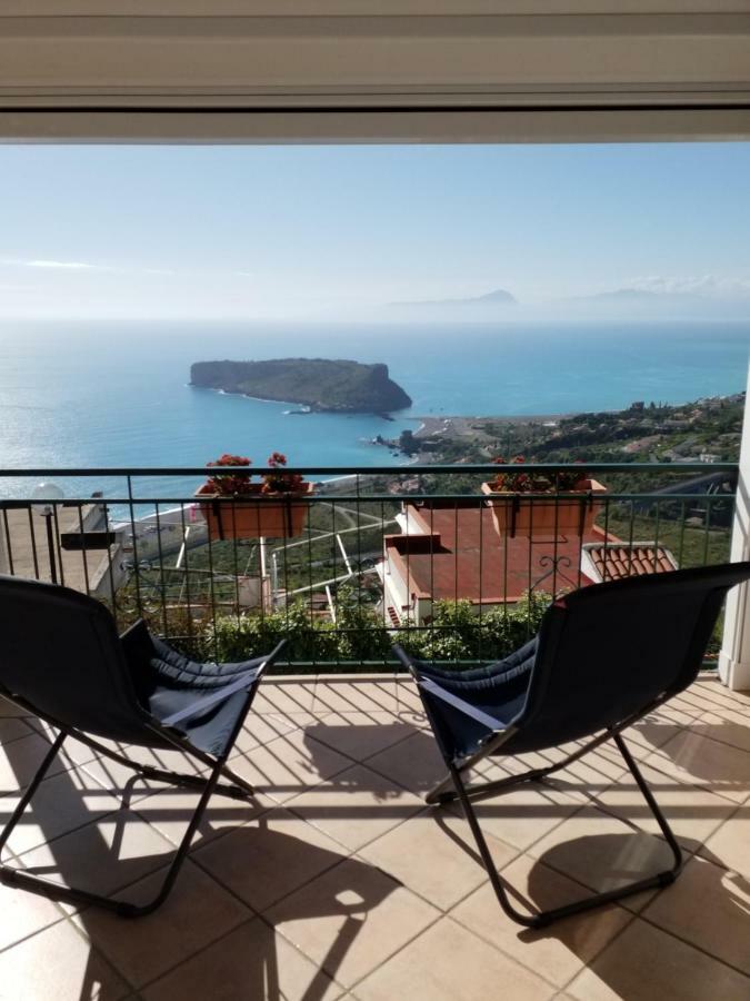 فيلا سان نيكولا أرسيلافي La Terrazza Sull Isola Di Dino المظهر الخارجي الصورة